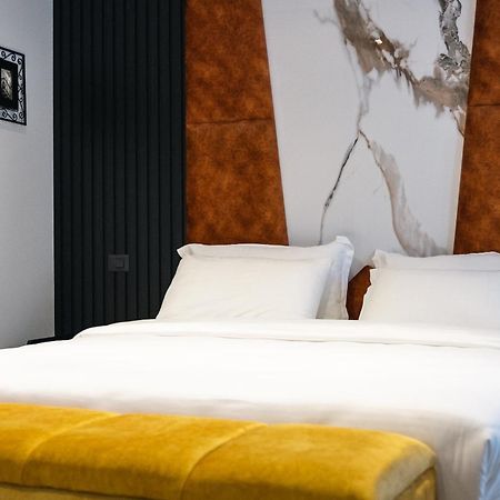 Oxygen Boutique Hotel ティラナ エクステリア 写真