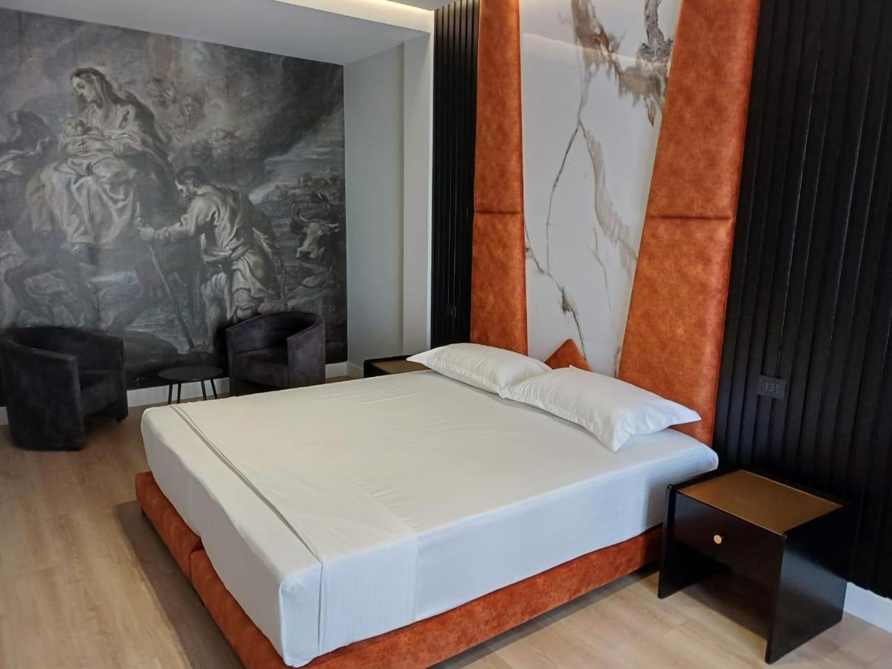 Oxygen Boutique Hotel ティラナ エクステリア 写真