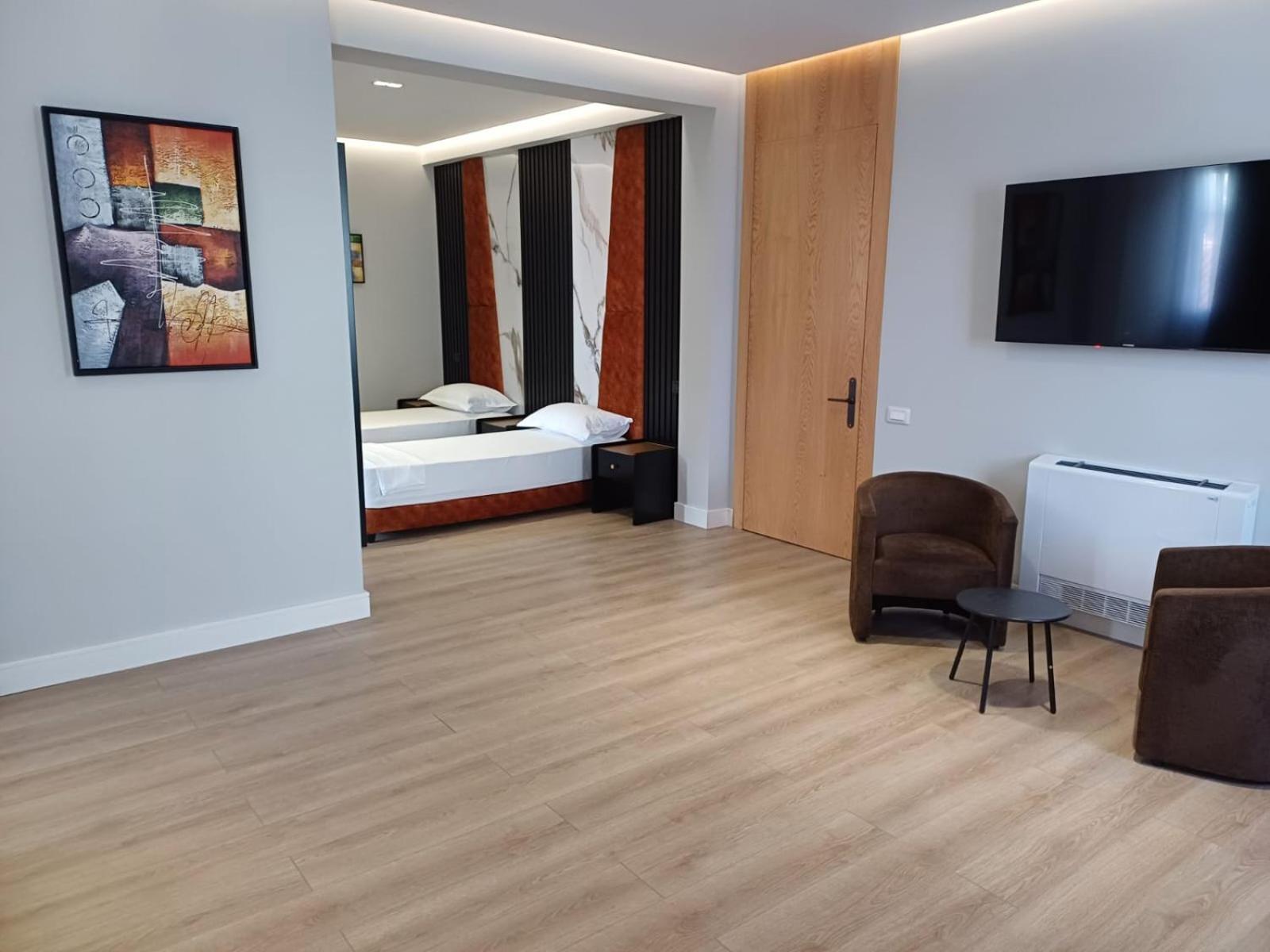 Oxygen Boutique Hotel ティラナ エクステリア 写真