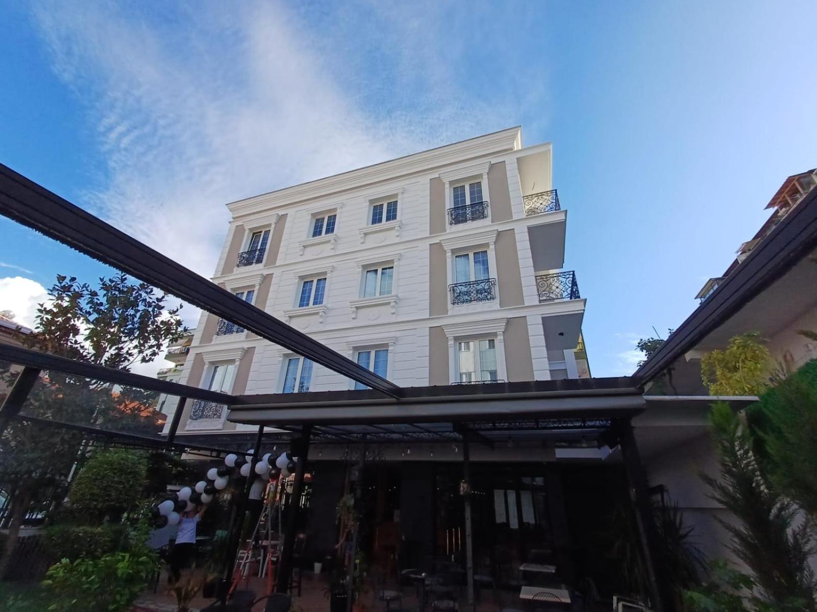 Oxygen Boutique Hotel ティラナ エクステリア 写真