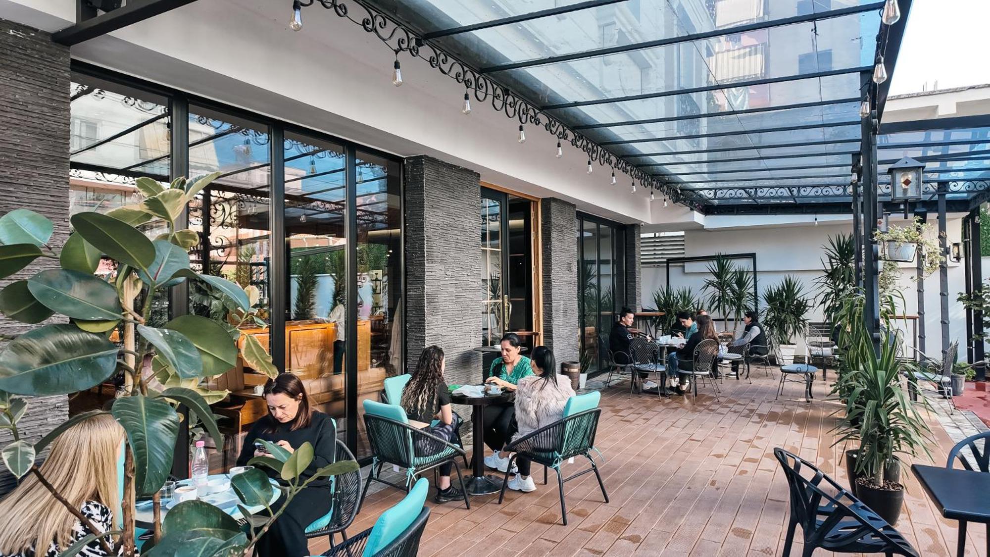 Oxygen Boutique Hotel ティラナ エクステリア 写真
