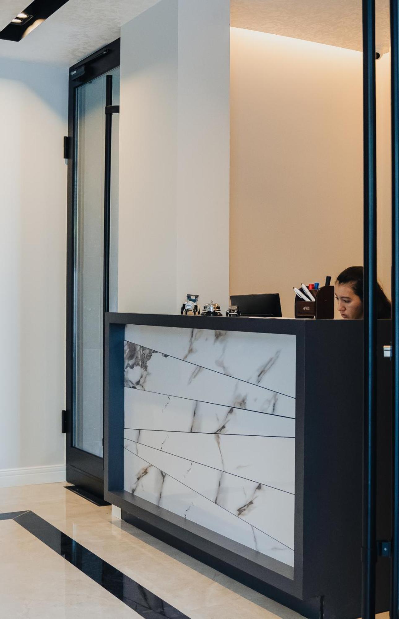 Oxygen Boutique Hotel ティラナ エクステリア 写真
