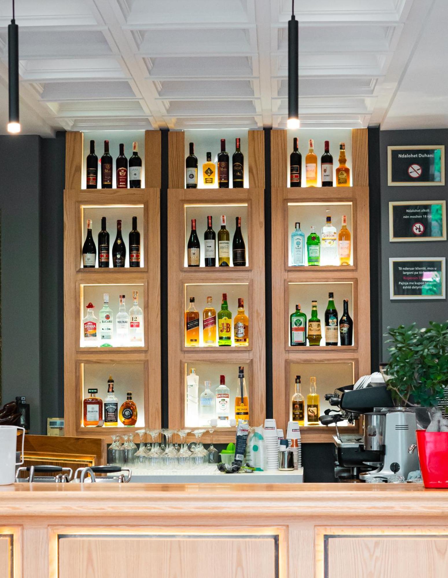 Oxygen Boutique Hotel ティラナ エクステリア 写真